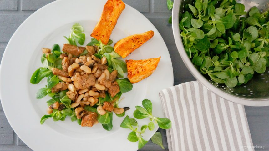 Karkówka z białą fasolą i batatami