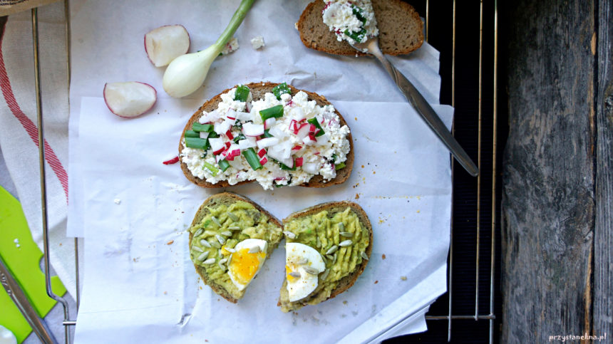 Kanapki z avocado i twarożkiem
