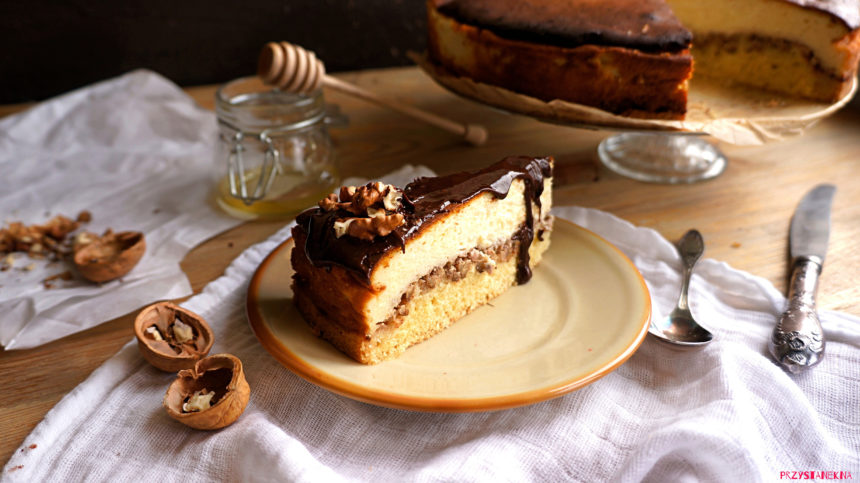sernik waniliowy z orzechami