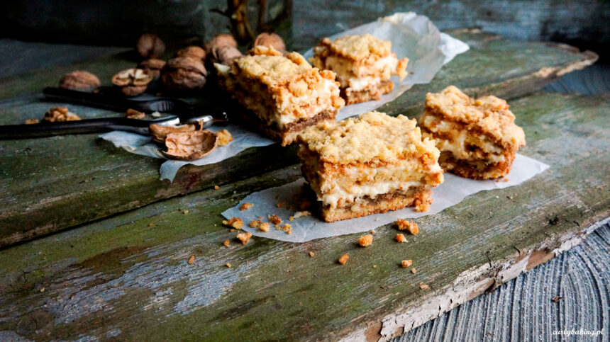 orzechowiec z budyniem